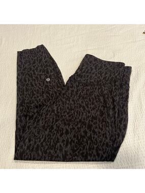 Lululemon base pace high rise 25” leggings 10 women